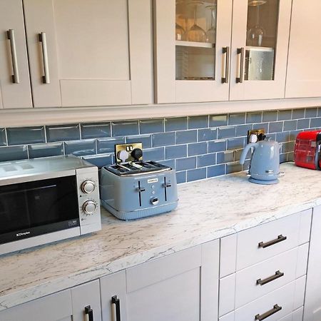 Tralee Townhouse Holiday Home By Trident Holiday Homes Eksteriør billede